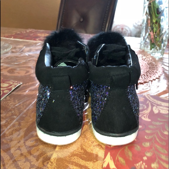 Kid Shoes - Picture 3 of 3